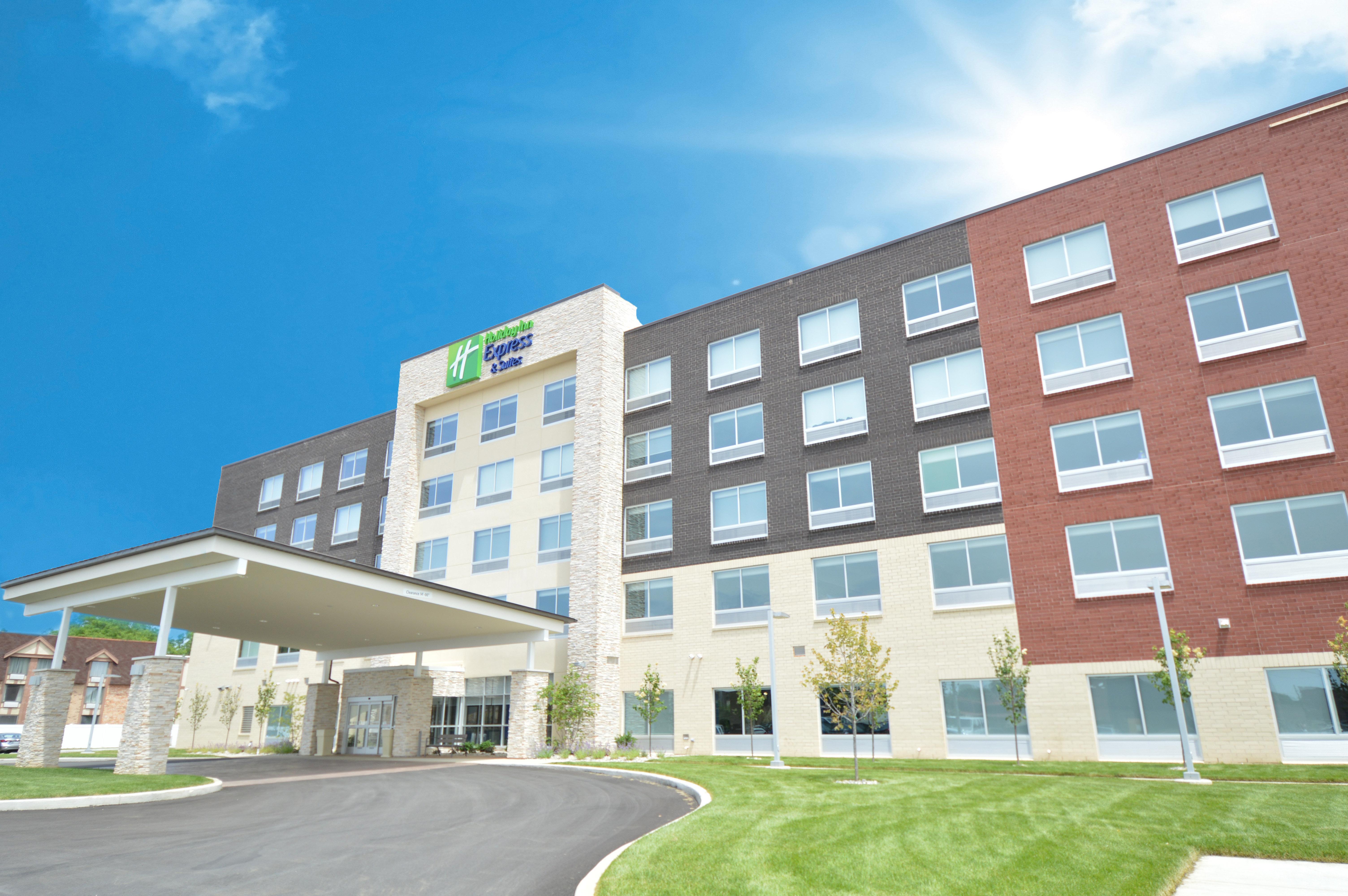 Holiday Inn Express & Suites Toledo West By Ihg Exterior foto