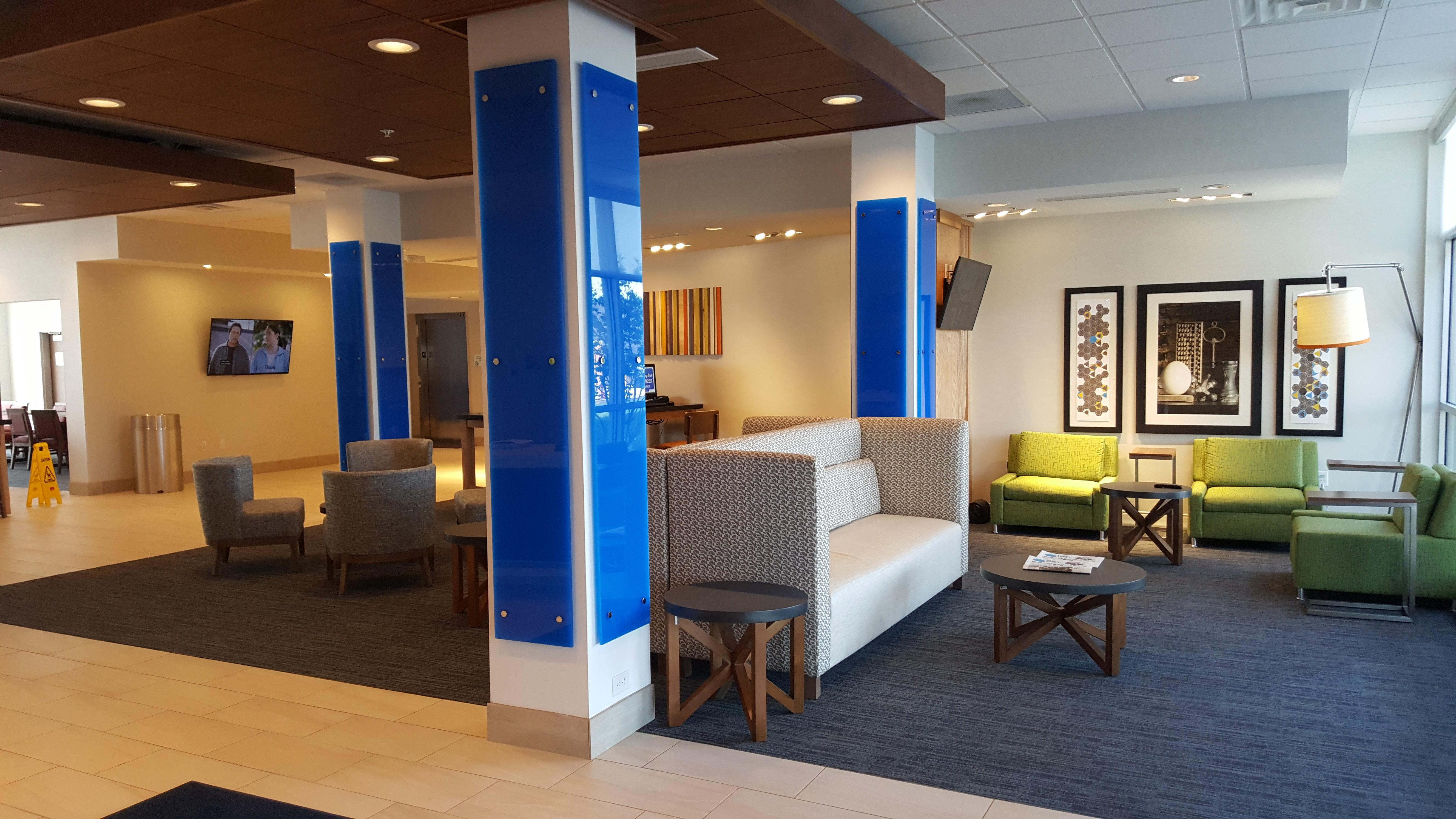 Holiday Inn Express & Suites Toledo West By Ihg Exterior foto