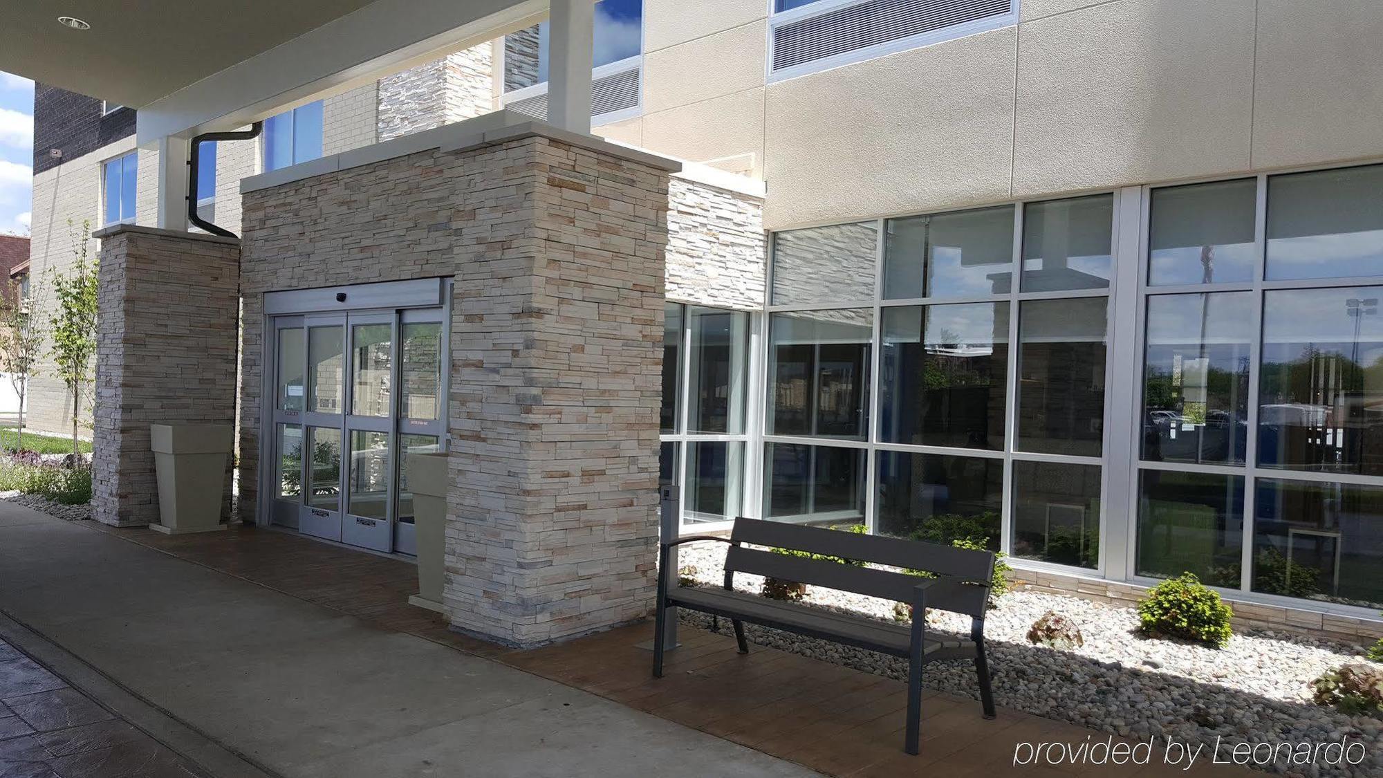 Holiday Inn Express & Suites Toledo West By Ihg Exterior foto